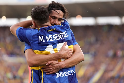 Con goles de Cavani y Merentiel, Boca vence 3-2 a River y avanza a semis de Copa de la Liga