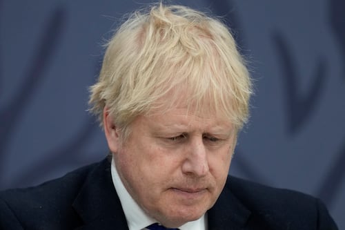 Mayoría de diputados norirlandeses acusaron a Boris Johnson de ‘violar la ley’