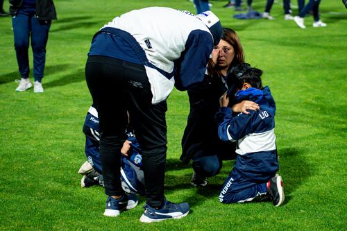 Noche del terror: Impactantes imágenes de la tragedia en el fútbol argentino