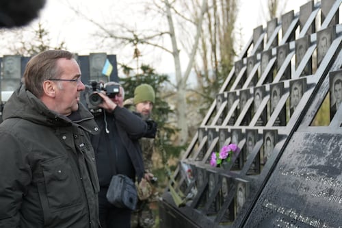 Ministro de Defensa alemán cae de sorpresa a Kiev para comprobar efectividad de ayuda militar