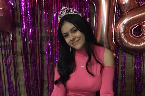 Organizó un “cumpleaños rosa” para celebrar sus 18: Nadie fue y descubrió que los invitados mintieron para no ir