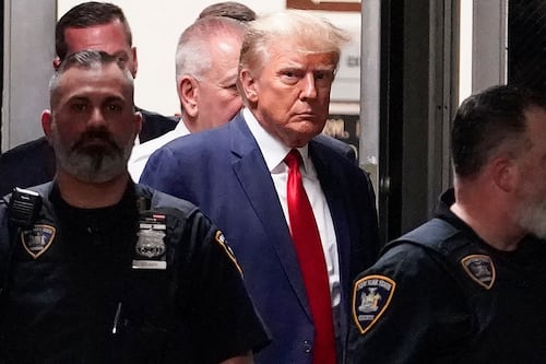 Trump mintió para inflar su patrimonio y reducir su factura fiscal, determina juez