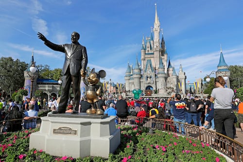 Disney demanda al gobernador de Florida por toma de terrenos