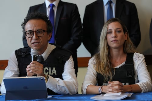 Ecuador realiza el debate presidencial pese al asesinato del candidato Villavicencio