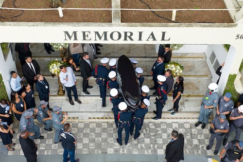 Tras un adiós multitudinario Pelé descansa en el cementerio más alto del mundo