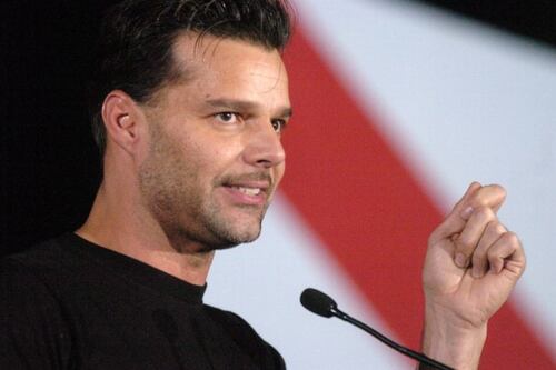 “Feliz por todos tus éxitos”: Ricky Martin a Karol G en su emotivo encuentro