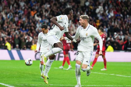 Real Madrid supera al Sevilla y mantiene invicto