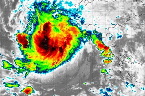 Lluvias por tormenta tropical Pilar dejan tres muertos en El Salvador