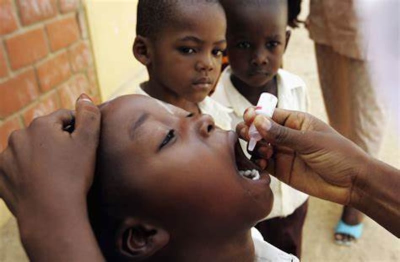 La poliomielitis afecta a los niños, sobre todo.
